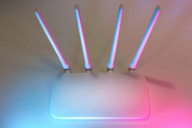 Tu casa conectada, un blanco fácil: guía real para proteger tus gadgets inteligentes de los hackers